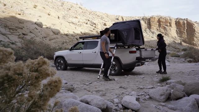 Rivian R1T Camping on New Years Eve | Anza Borrego, CA смотреть онлайн