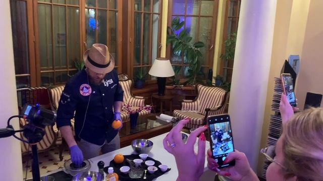 Шоу в Посольстве Исландии смотреть онлайн