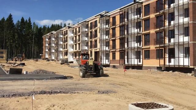 17-ти метровый телескопический погрузчик JLG 4017 работает на строительной площадке смотреть онлайн