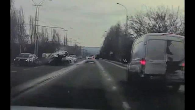 В Липецке 21-летняя девушка не справилась с рулём смотреть онлайн