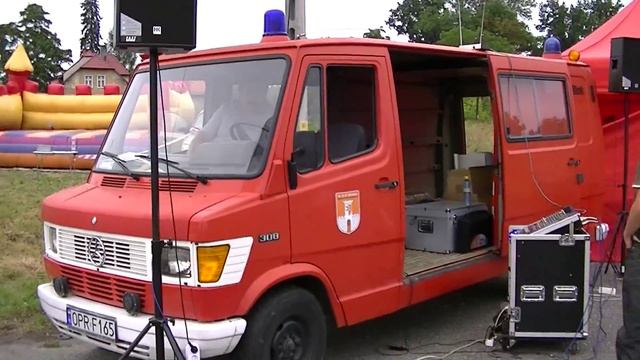 [Teledysk ;) ] Pokaz sygnalizacji świetlnej - Mercedes Benz 308 - OSP Biała смотреть онлайн