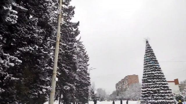 Торецк Донецкая обл. 27.12.21. Торецк опять без воды! Прогулка по городу, центральная площадь. смотреть онлайн