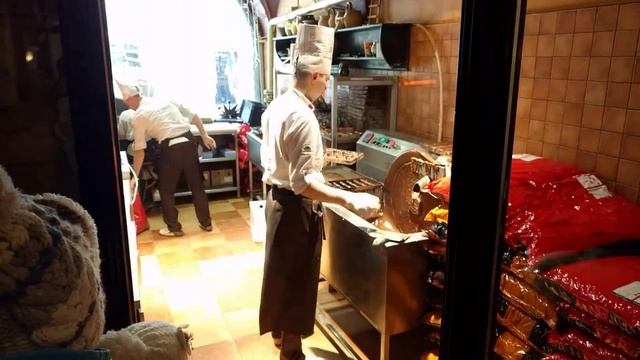 Львовская Мастерская Шоколада Lviv Handmade Chocolate смотреть онлайн