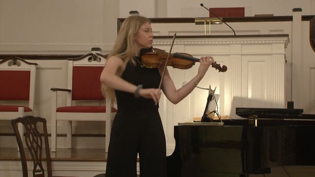 Caroline Sikuta Performs Partita #2 in D minor, BWV 1004 by Johann Sebastian Bach смотреть онлайн