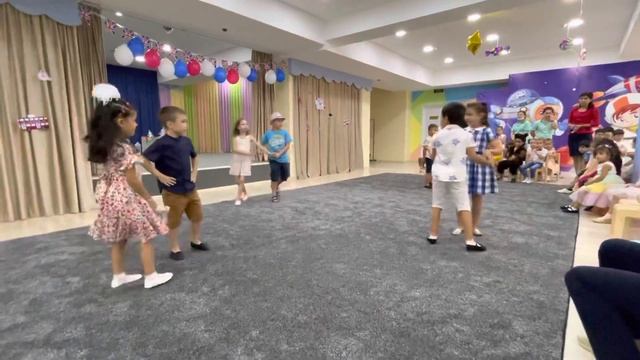 Танец “Camberland square” в исполнении воспитанников ДОУ ТАНЗИЛАНДИЯ смотреть онлайн