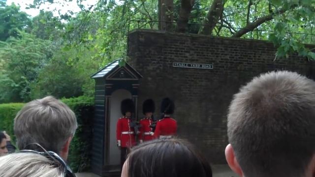 Clarence House, London смотреть онлайн