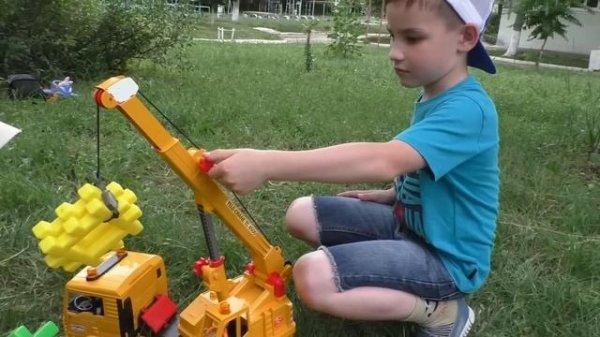 #Bruder машинки Грузовик с краном MAN / Bruder trucks for kids / Bruder Crane Truck MAN