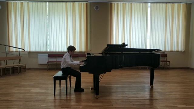 Белов Эльдар, 5 класс. С.Рахманинов. Итальянская полька. смотреть онлайн