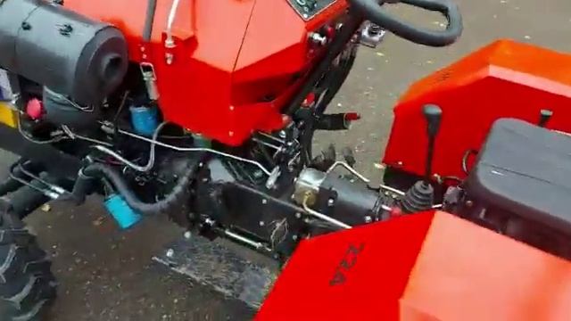 Минитрактор Уралец с экскаватором и передним ножом смотреть онлайн