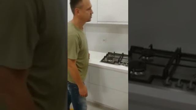 Кухня с акриловыми фасадами смотреть онлайн