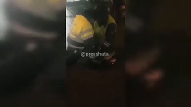 Московский депутат Дмитрий Клоков напал на сотрудников ДПС. смотреть онлайн