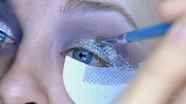 Tutorial. Glitter Eyeliner with NYX Cosmetics смотреть онлайн