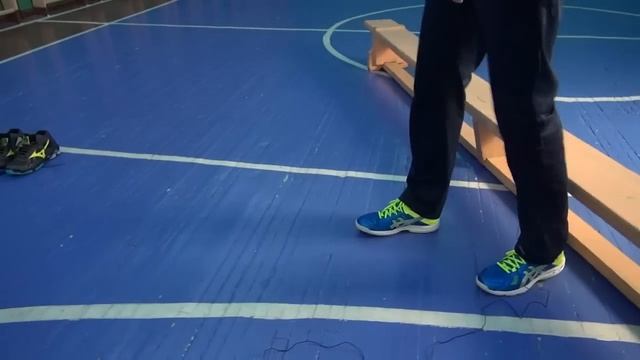 Тест волейбольных кроссовок, GEL-ROCKET 6, NETBURNER-BALLISTIC, GEL-BEYOND 5 и Mizuno Wave Bolt 5 смотреть онлайн