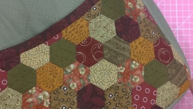 Пэчворк, который всегда с тобой. Шитьё по бумажными шаблонам. смотреть онлайн