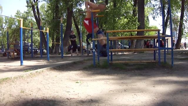 махи на брусьях с выходом смотреть онлайн