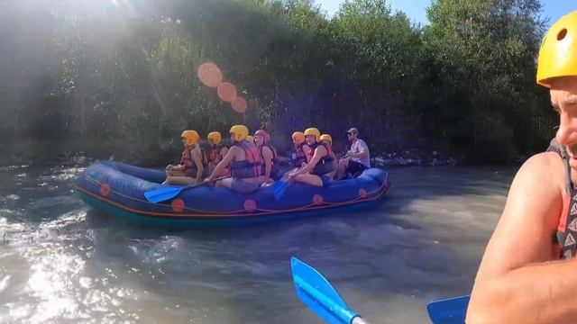 СПЛАВ ПО РЕКЕ МЗЫМТА В АДЛЕРЕ 2023 / СТОИТ ЛИ СВОИХ ДЕНЕГ ЭТА ЭКСКУРСИЯ смотреть онлайн