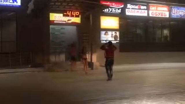 В -44 есть мороженное) Успокойся детка ты в России, успокойся детка ты в Ноябрьске!)!!!))) смотреть онлайн