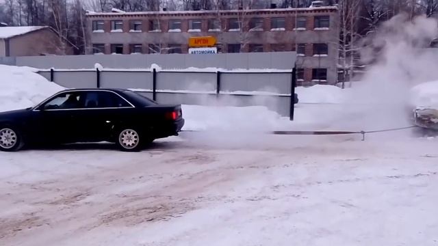 Audi s6 c4 v8 ,вытаскиваем волгу купе смотреть онлайн