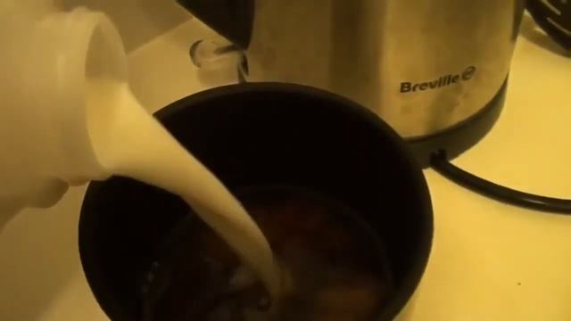 Чашка мешалка Self Stirring Mug Саморазмешивающая кружка смотреть онлайн