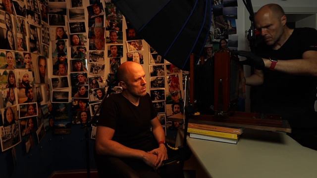 Assisting Myself - a Wide Angle Wet Plate Selfie смотреть онлайн