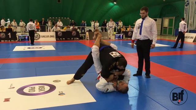 Югар Тангиев vs Александр Демин uaejjf Moscow international PRO 2017 / Day GI смотреть онлайн