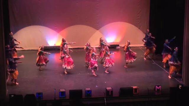 UMiami SwaggeRaas | Raas Mania 2013 смотреть онлайн