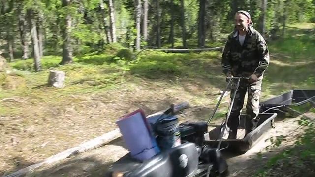 Движение мотобуксировщика летом-22 (май 2010) смотреть онлайн