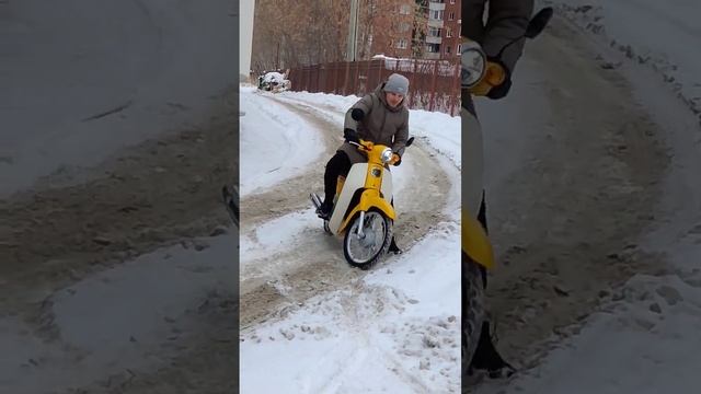 Honda Super cub 50 Зимняя версия. смотреть онлайн