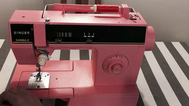 Comment enfiler sa machine à coudre смотреть онлайн