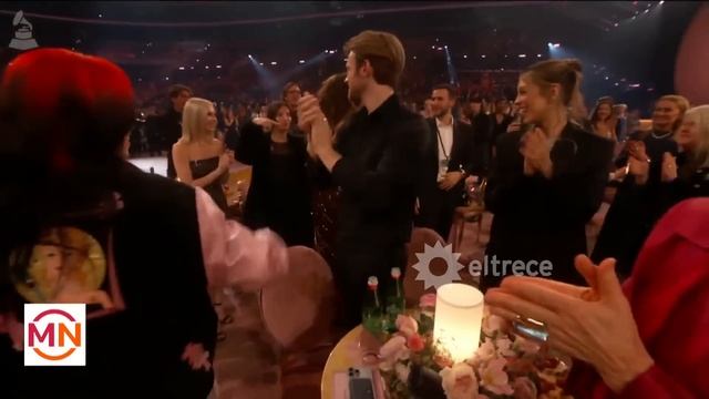 La gran noche de Miley Cyrus y Taylor Swift en los Premios Grammy смотреть онлайн