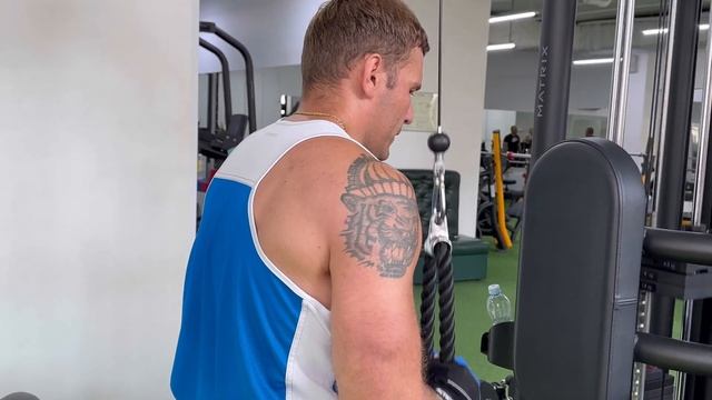 Качаю трицепс ? смотреть онлайн