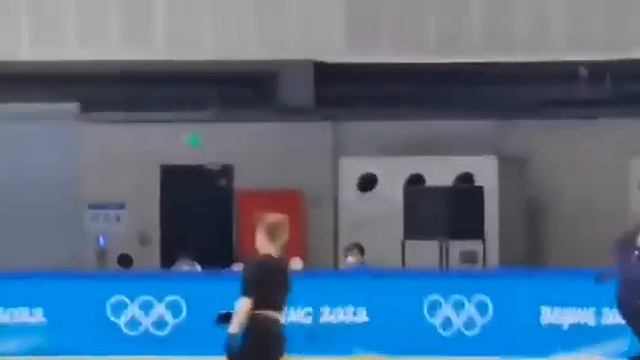 Камила Валиева вышла сегодня на тренировку #КамилаВалиева#КамиМыСТобой смотреть онлайн