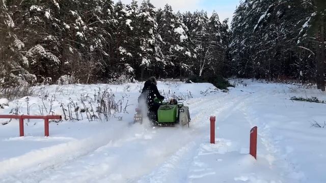 ДНЕПР 110 л.с. ВЫЕЗД на ШИПАХ в СНЕЖНЫЙ ЛЕС / ТАНК на МИНИМАЛКАХ смотреть онлайн