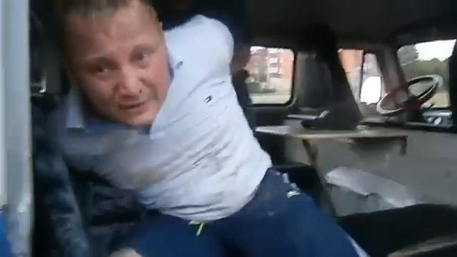 Ну очень смелый тип.mp4 смотреть онлайн