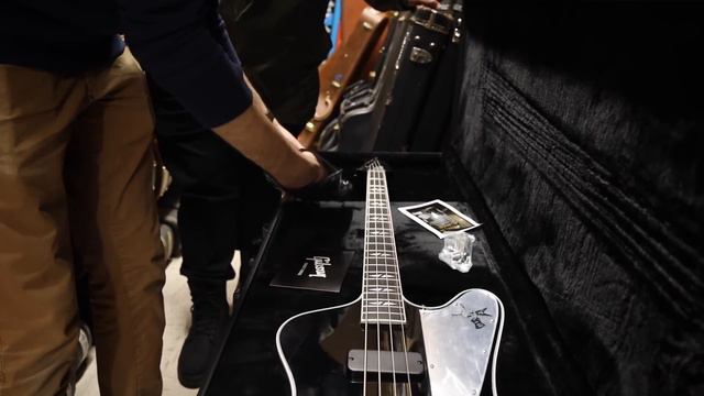 Gibson Gene Simmons G2 Thunderbird Bass | Guitar of the Day смотреть онлайн