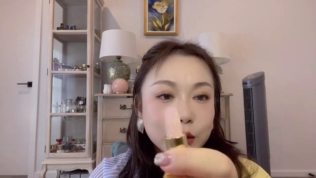 春节临近 金色来袭 Tom Ford还有gucci 都有金闪闪的唇膏 смотреть онлайн