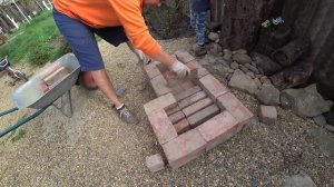 ОФИГЕННЫЙ КОСТЕР-МАНГАЛ ИЗ КИРПИЧЕЙ СВОИМИ РУКАМИ! БЕЗ РАСТВОРА! ОЧЕНЬ ПРОСТО! ИДЕАЛЬНО ДЛЯ ДАЧИ!