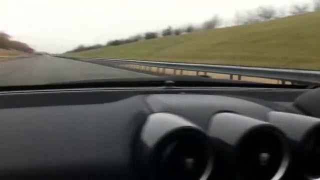 Acceleration run in a Ferrari FF смотреть онлайн