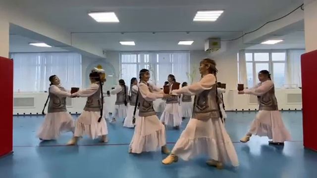 Танцевальный коллектив "Вдохновение" детского сада "Парус", "Приветственный танец". смотреть онлайн