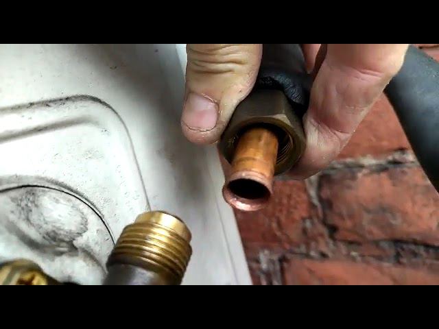 Утечка фреона из за плохой вальцовки | Не качественный монтаж кондиционера | Поиск утечки фреона смотреть онлайн