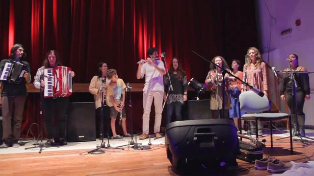 "Chicharras de Otoño" - Composição coletiva feita na Oficina de Joana Queiroz смотреть онлайн