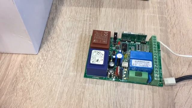 Copy a "Profelm" remote to RMC-255CHML and RMC-555HS via HCD-900(HoppingCode Duplicate). смотреть онлайн