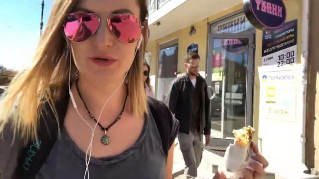 Три вещи, без которых вы не можете обойтись в Питере смотреть онлайн