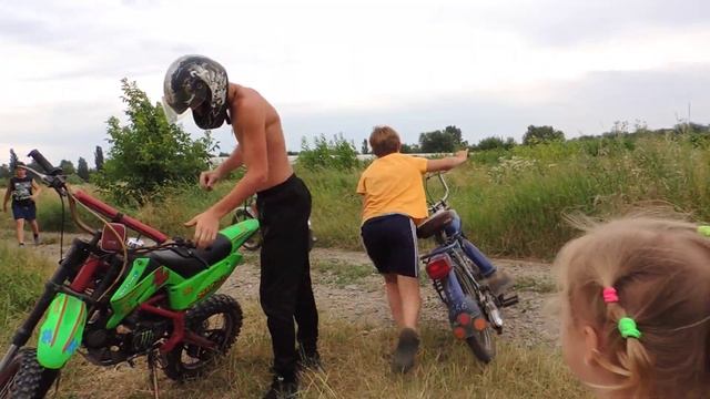 Мопедисты смотреть онлайн