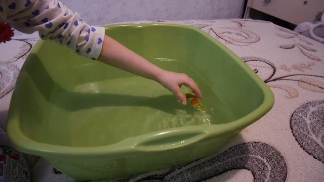 Рыбка -РОБОТ плавает в воде как настоящая! Супер прикольная рыбка! смотреть онлайн