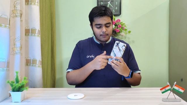 Nothing Phone 2 Wireless Charging? | 15W Qi Certified Raegr Arc 400 Pro | Heating Issue?️ смотреть онлайн