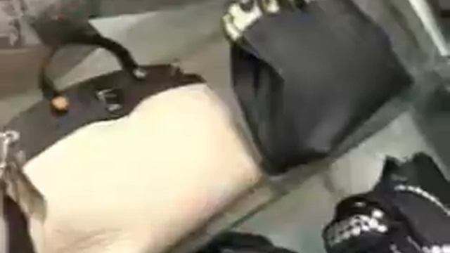 магазин "Парфюм" Выбор сумок и украшений смотреть онлайн