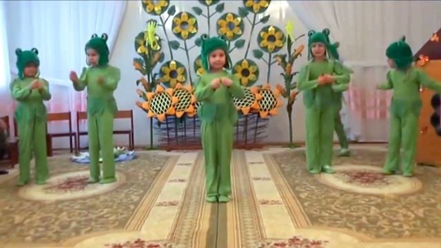 Танец лягушат на осеннем утреннике 2011 в старшей группе Муз рук Максюта Г В смотреть онлайн