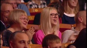 Мама за компьютером )))