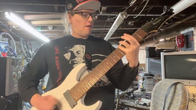 8 STRING DEATH METAL RIFF смотреть онлайн